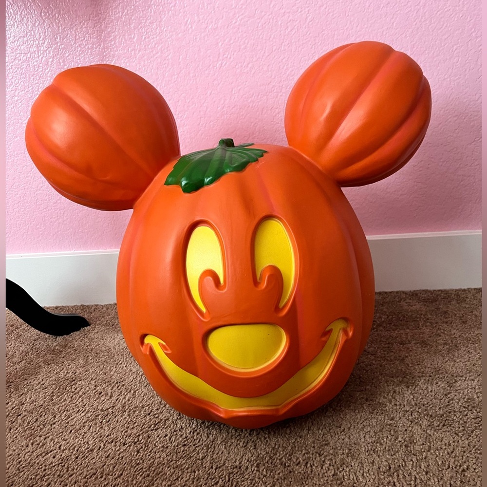 Mickey Mouse Light-Up Jack-o’-Latern